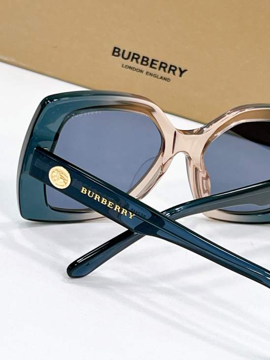 Picture of Burberry Sunglasses _SKUfw77360904fw